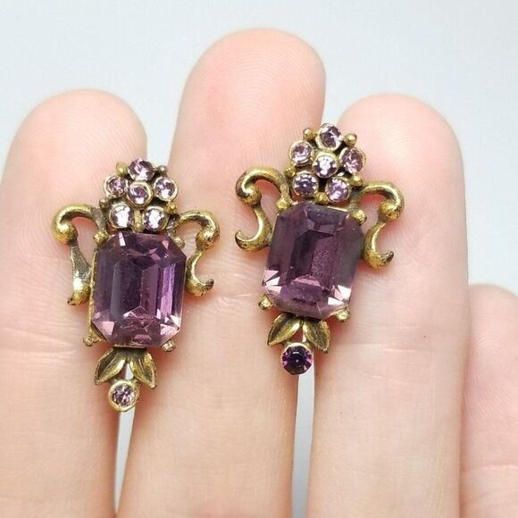 Vintage Coro Purple Rhinestone Clip On Earrings, Screw Back Gold Tone Setting - Picture 1 of 7
